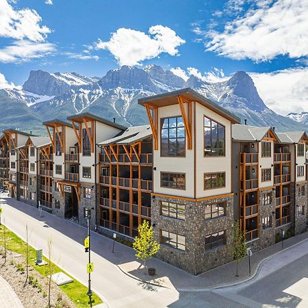 Spring Creek Luxury King One Bedroom At White Spruce Lodge Canmore Buitenkant foto
