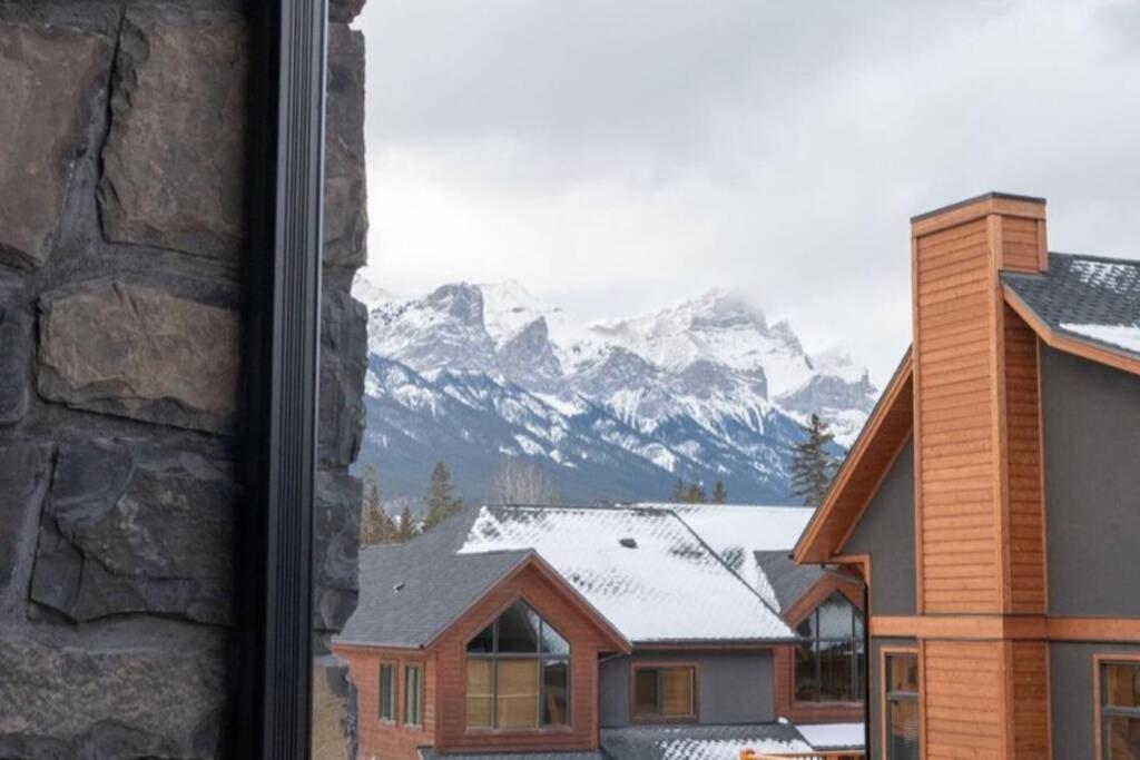 Spring Creek Luxury King One Bedroom At White Spruce Lodge Canmore Buitenkant foto