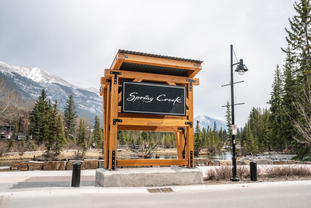 Spring Creek Luxury King One Bedroom At White Spruce Lodge Canmore Buitenkant foto