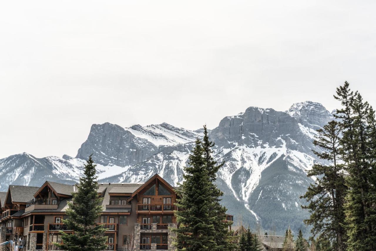Spring Creek Luxury King One Bedroom At White Spruce Lodge Canmore Buitenkant foto