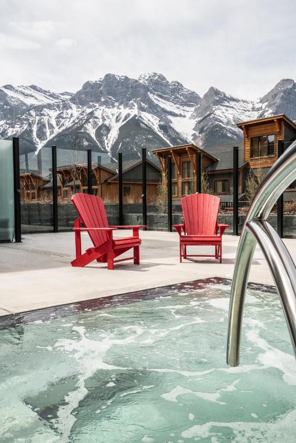 Spring Creek Luxury King One Bedroom At White Spruce Lodge Canmore Buitenkant foto