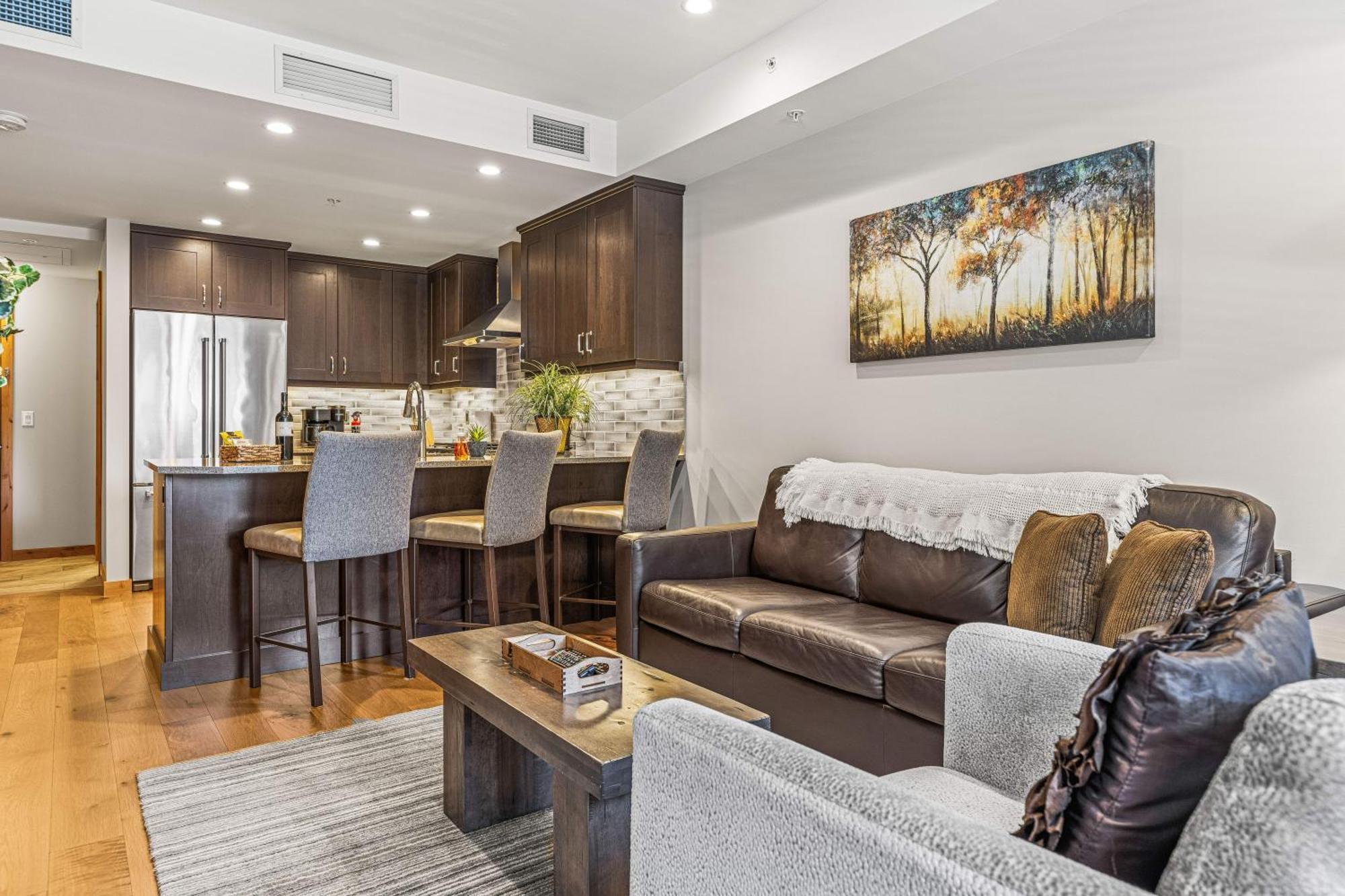 Spring Creek Luxury King One Bedroom At White Spruce Lodge Canmore Buitenkant foto